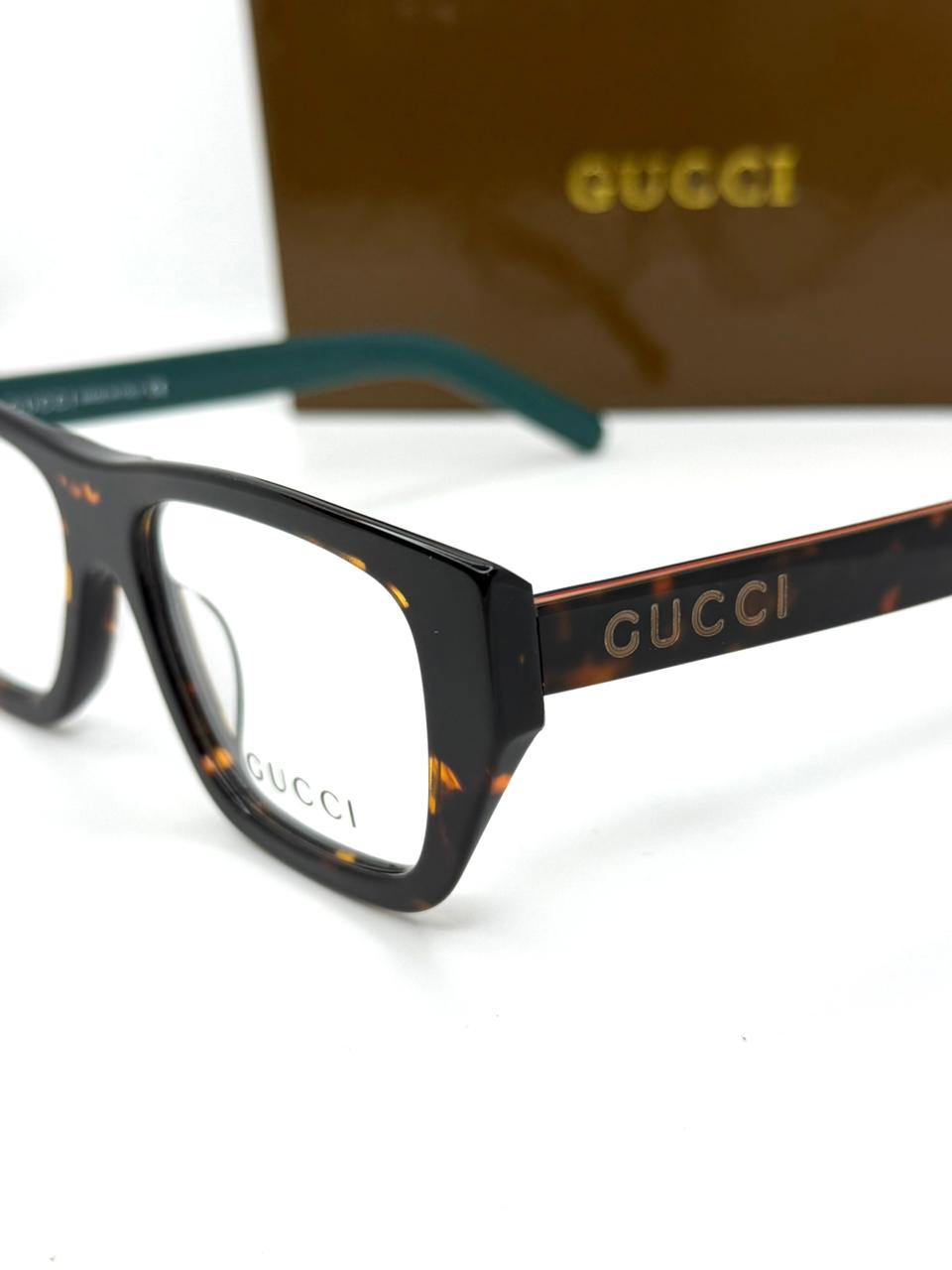 GUCCI | T04