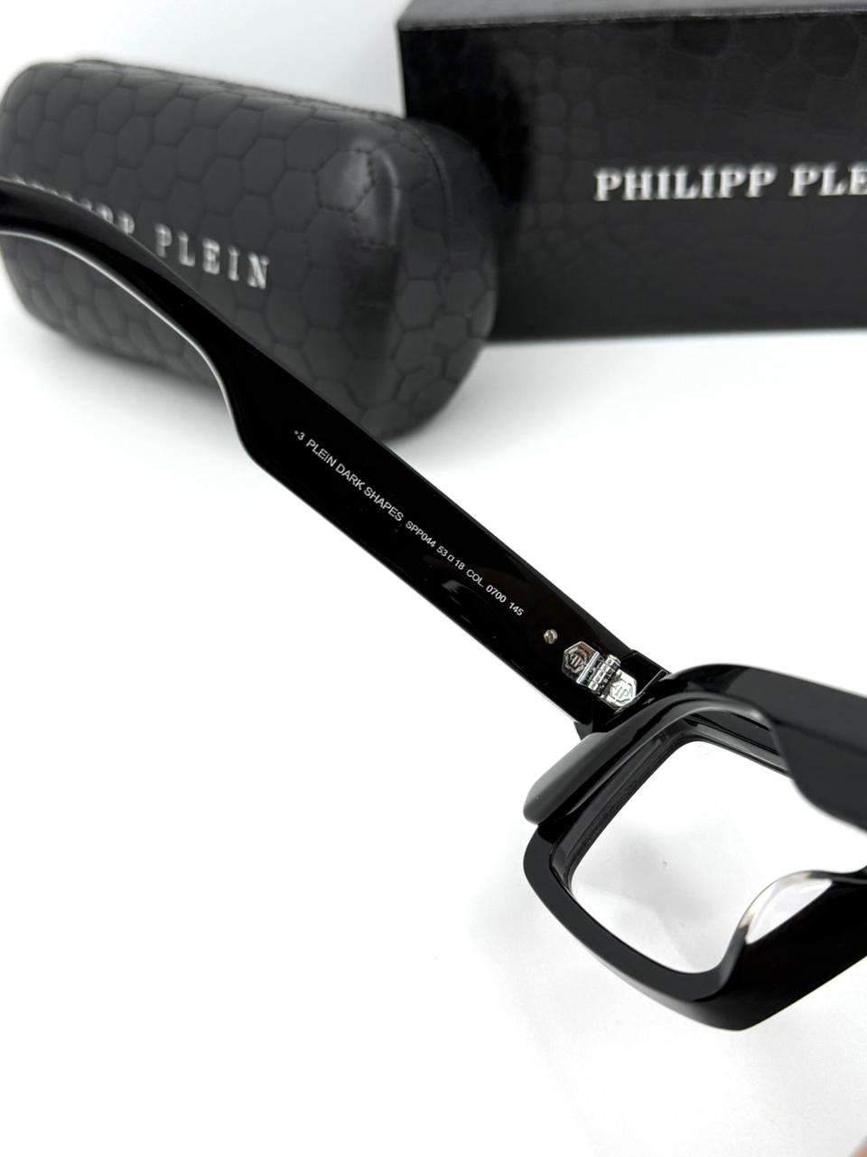 PHILIPP PLIEN | T06