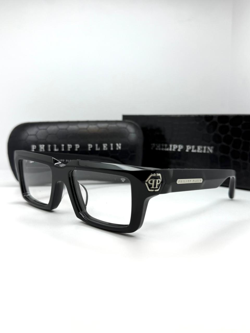 PHILIPP PLIEN | T06