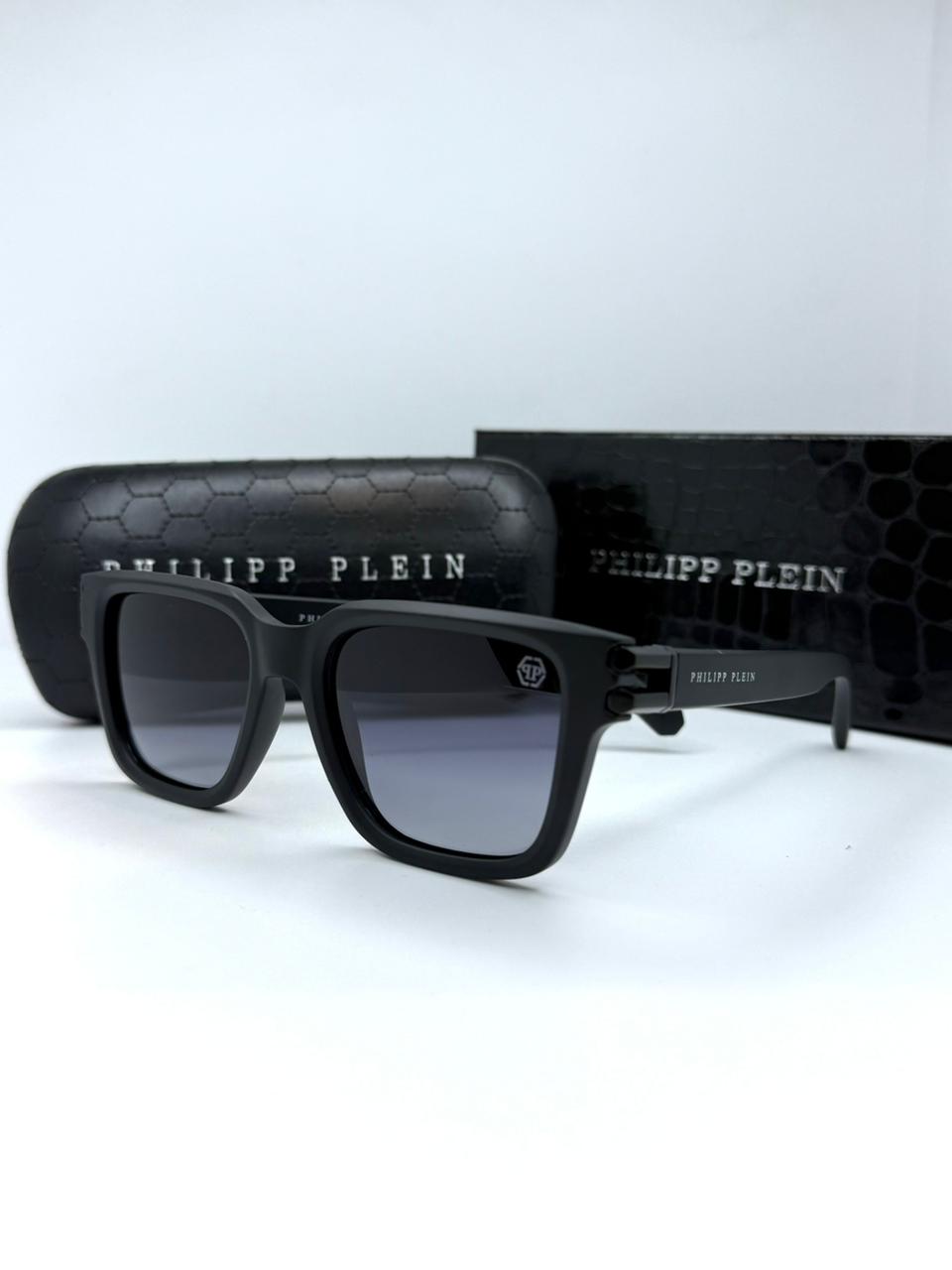 PHILIPP PLIEN | T07