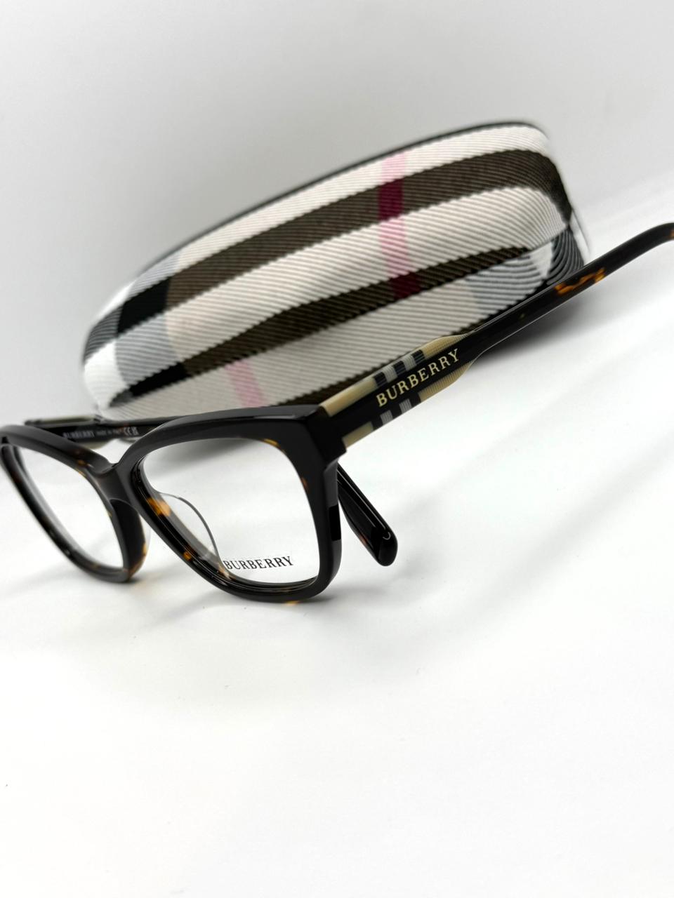 BURBERRY | T020