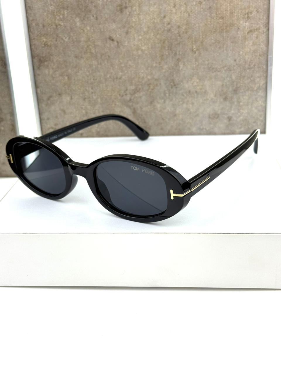 TOM FORD