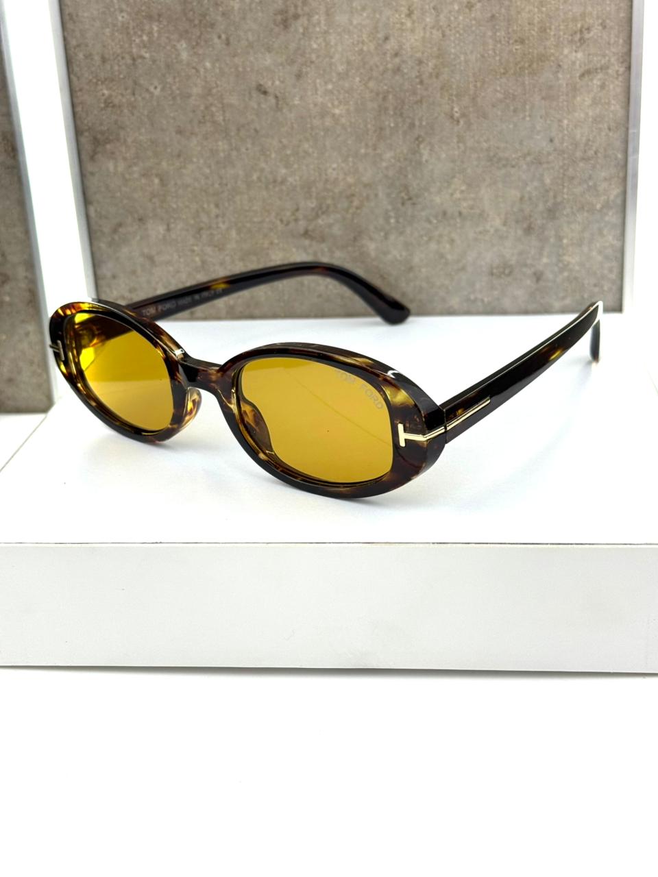 TOM FORD